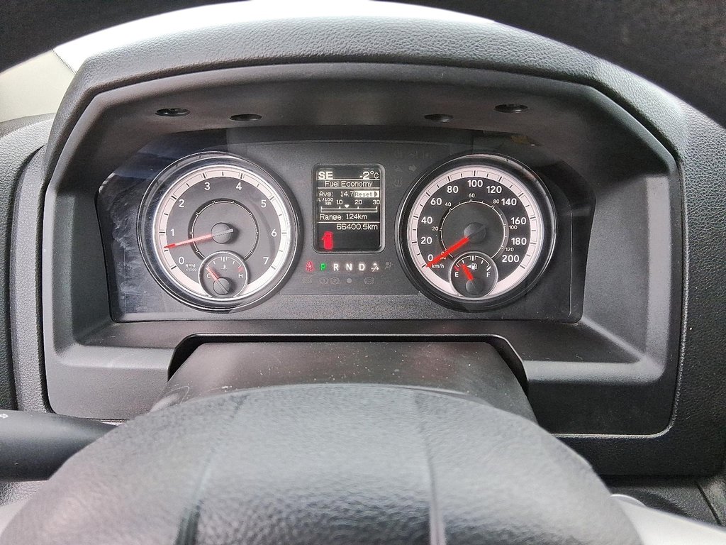 2023 Ram RAM 1500 Classic Crew Cab 4x4 (DS) SLT (140.5 WB 5'7 Box) SWB in Stratford, Ontario - 15 - w1024h768px