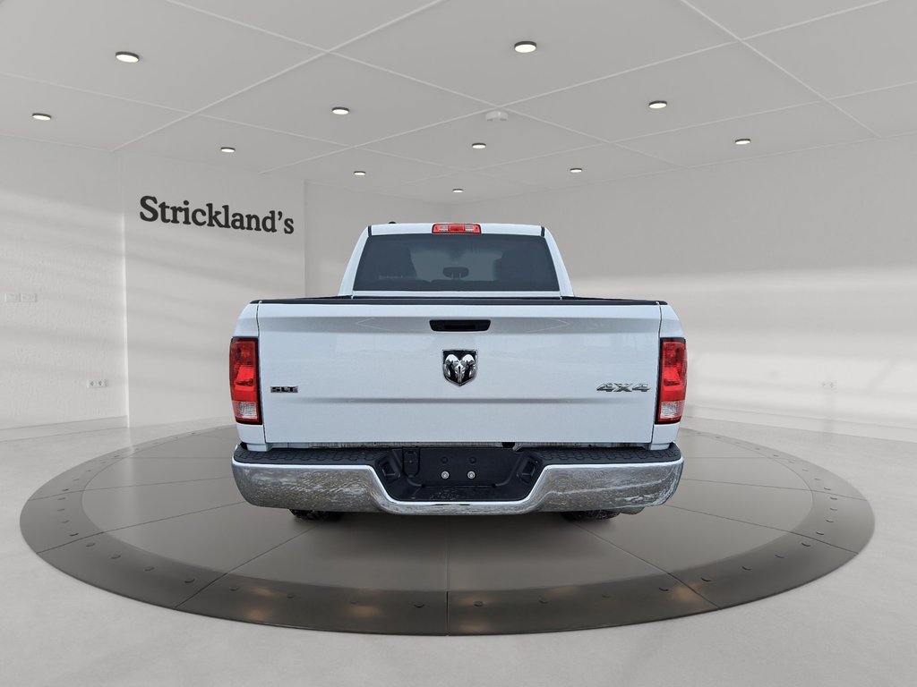 2023 Ram RAM 1500 Classic Crew Cab 4x4 (DS) SLT (140.5 WB 5'7 Box) SWB in Stratford, Ontario - 3 - w1024h768px