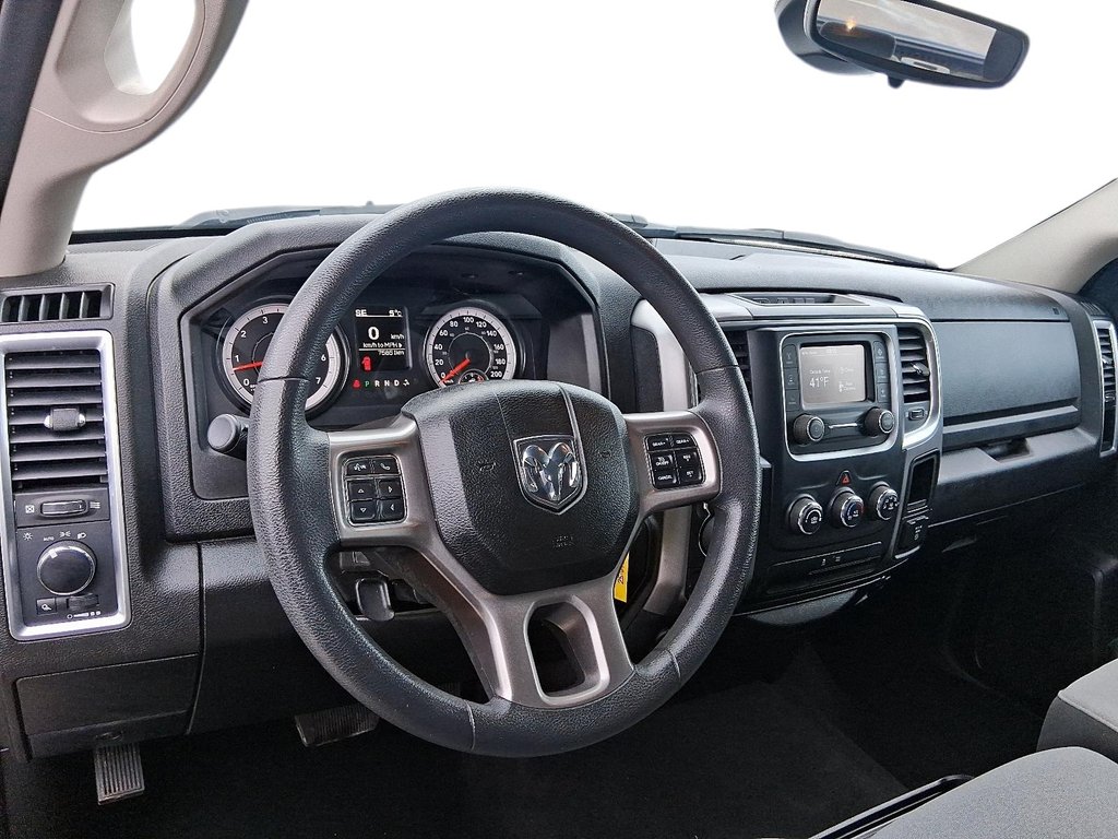 2023 Ram RAM 1500 Classic Crew Cab 4x4 (DS) SLT (140.5 WB 5'7 Box) SWB in Stratford, Ontario - 11 - w1024h768px