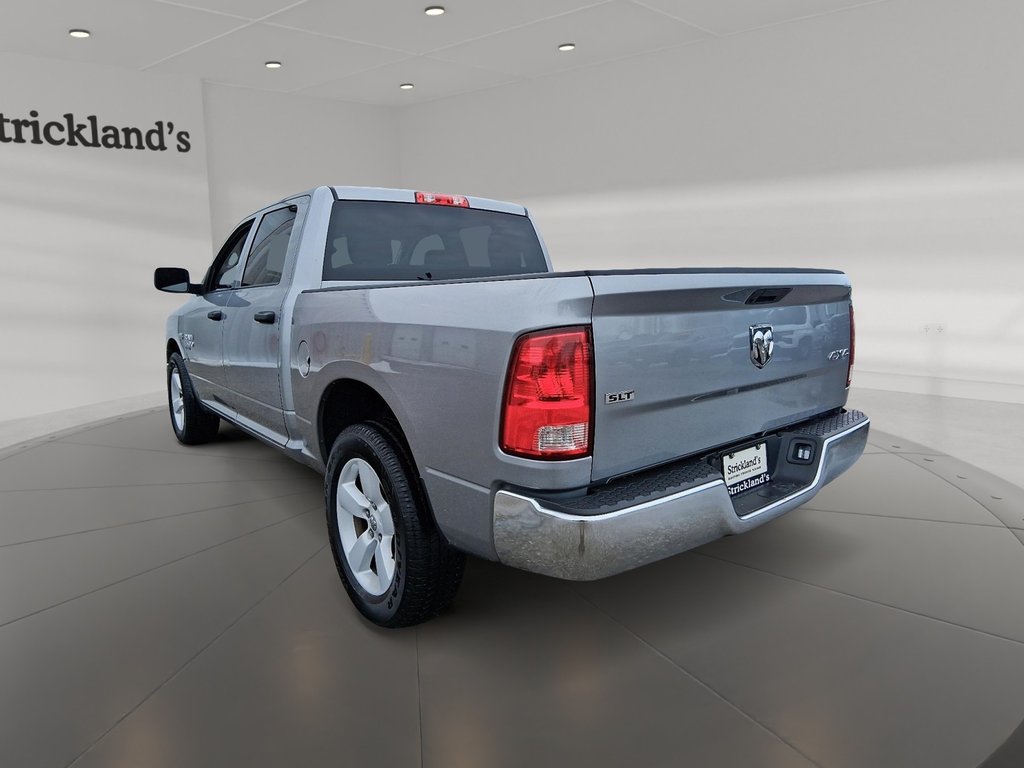 2023 Ram RAM 1500 Classic Crew Cab 4x4 (DS) SLT (140.5 WB 5'7 Box) SWB in Stratford, Ontario - 4 - w1024h768px