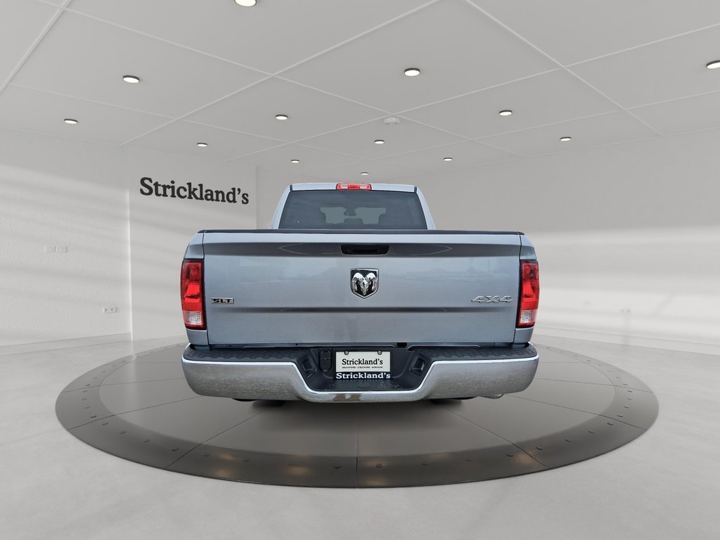 2023 Ram RAM 1500 Classic Crew Cab 4x4 (DS) SLT (140.5 WB 5'7 Box) SWB in Stratford, Ontario - 3 - w1024h768px