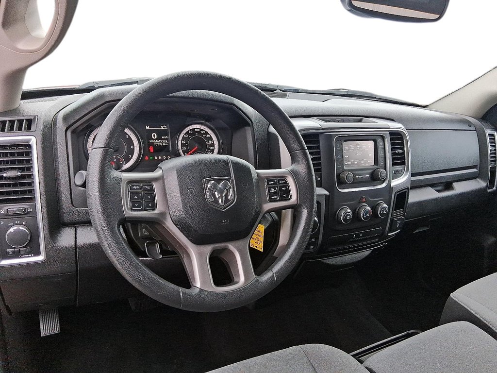 2023 Ram RAM 1500 Classic Crew Cab 4x4 (DS) SLT (140.5 WB 5'7 Box) SWB in Stratford, Ontario - 11 - w1024h768px