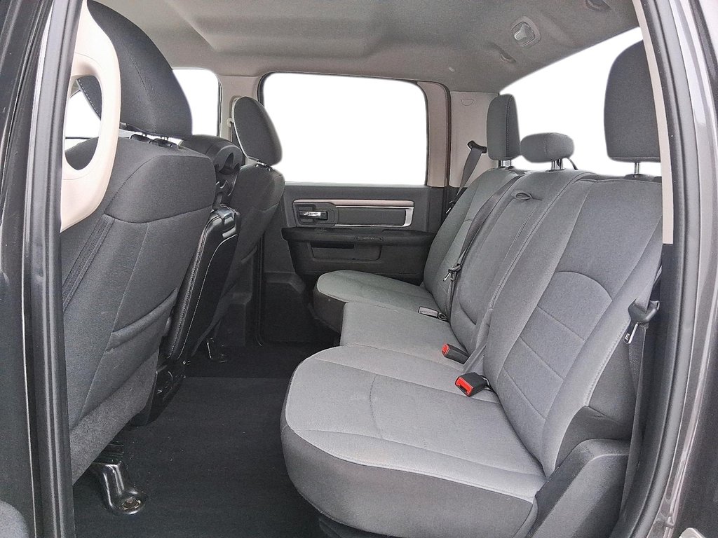 2023 Ram RAM 1500 Classic Crew Cab 4x4 (DS) SLT (140.5 WB 5'7 Box) SWB in Stratford, Ontario - 10 - w1024h768px