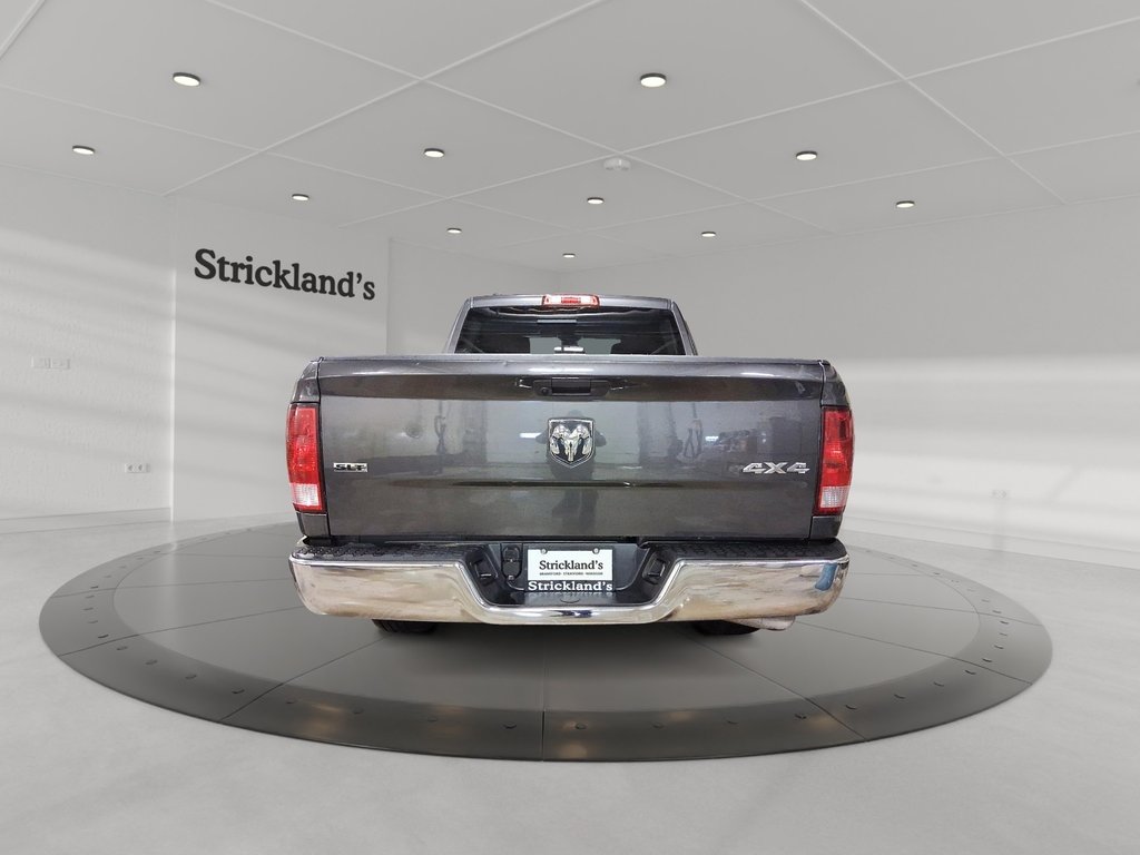 2023 Ram RAM 1500 Classic Crew Cab 4x4 (DS) SLT (140.5 WB 5'7 Box) SWB in Stratford, Ontario - 3 - w1024h768px