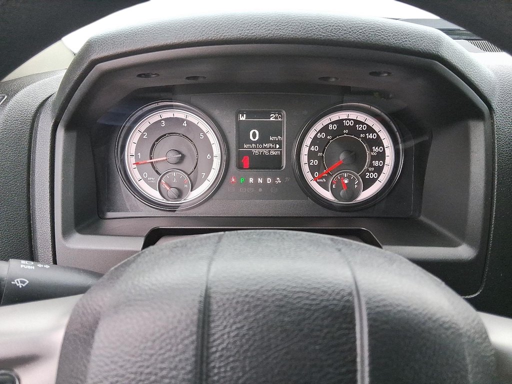 2023 Ram RAM 1500 Classic Crew Cab 4x4 (DS) SLT (140.5 WB 5'7 Box) SWB in Stratford, Ontario - 15 - w1024h768px