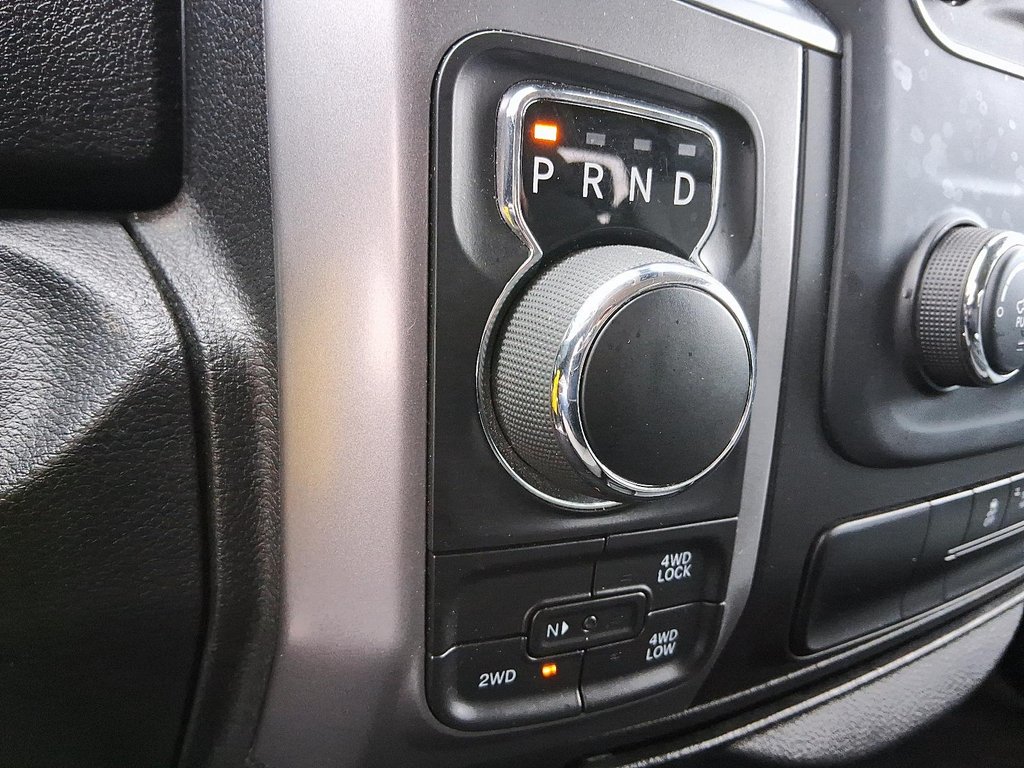 2023 Ram RAM 1500 Classic Crew Cab 4x4 (DS) SLT (140.5 WB 5'7 Box) SWB in Stratford, Ontario - 17 - w1024h768px