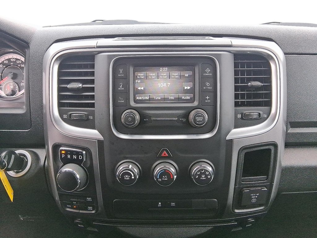 2023 Ram RAM 1500 Classic Crew Cab 4x4 (DS) SLT (140.5 WB 5'7 Box) SWB in Stratford, Ontario - 16 - w1024h768px