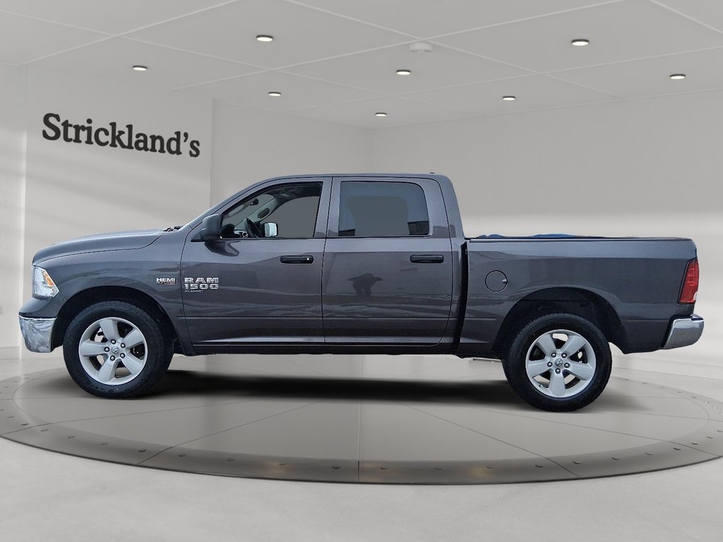 2023 Ram RAM 1500 Classic Crew Cab 4x4 (DS) SLT (140.5 WB 5'7 Box) SWB in Stratford, Ontario - 5 - w1024h768px