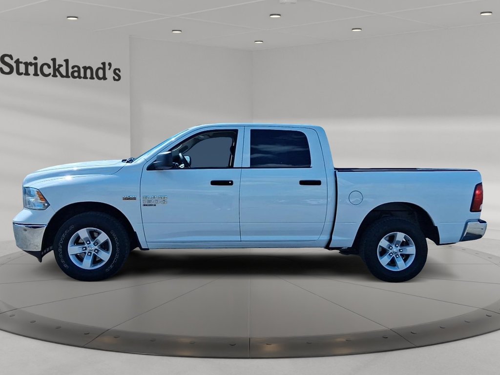 2023 Ram RAM 1500 Classic Crew Cab 4x4 (DS) SLT (140.5 WB 5'7 Box) SWB in Stratford, Ontario - 5 - w1024h768px