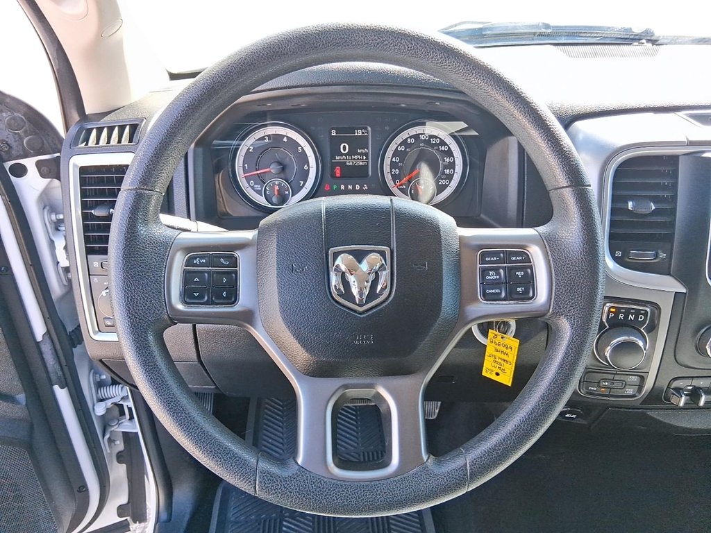 2023 Ram RAM 1500 Classic Crew Cab 4x4 (DS) SLT (140.5 WB 5'7 Box) SWB in Stratford, Ontario - 13 - w1024h768px