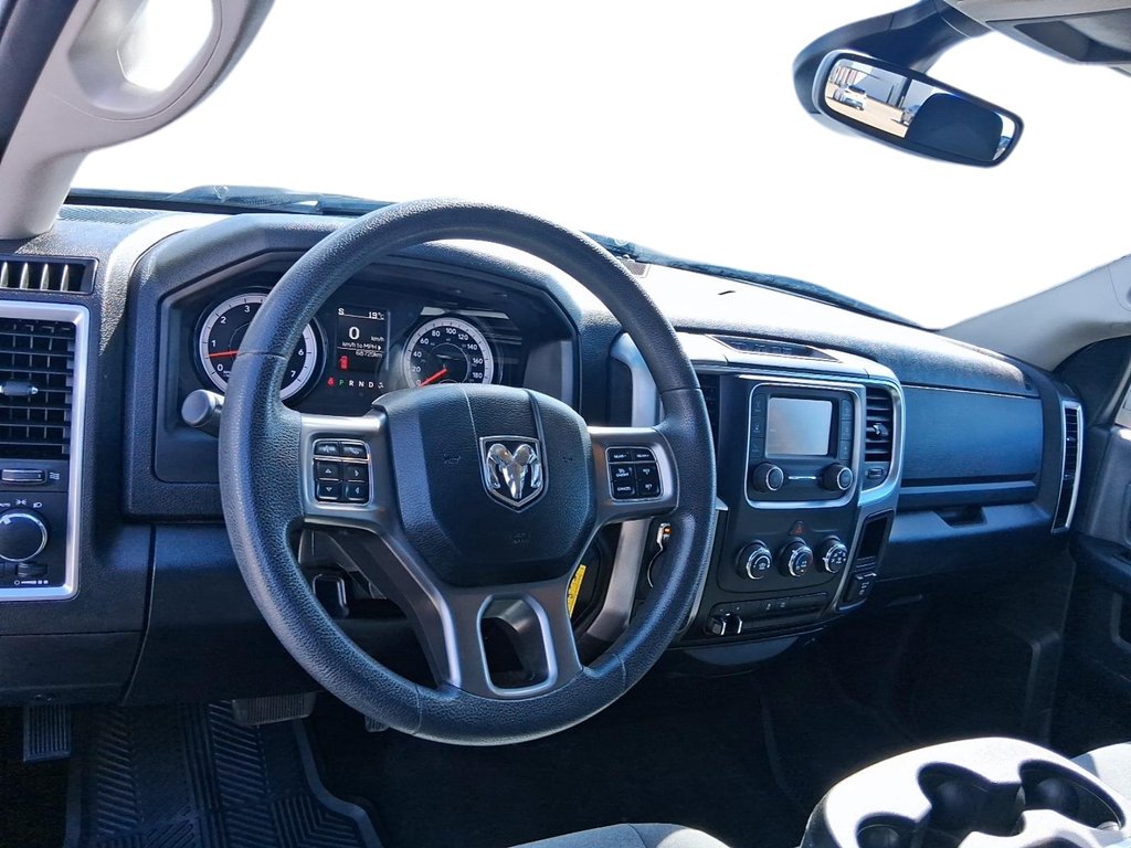 2023 Ram RAM 1500 Classic Crew Cab 4x4 (DS) SLT (140.5 WB 5'7 Box) SWB in Stratford, Ontario - 11 - w1024h768px