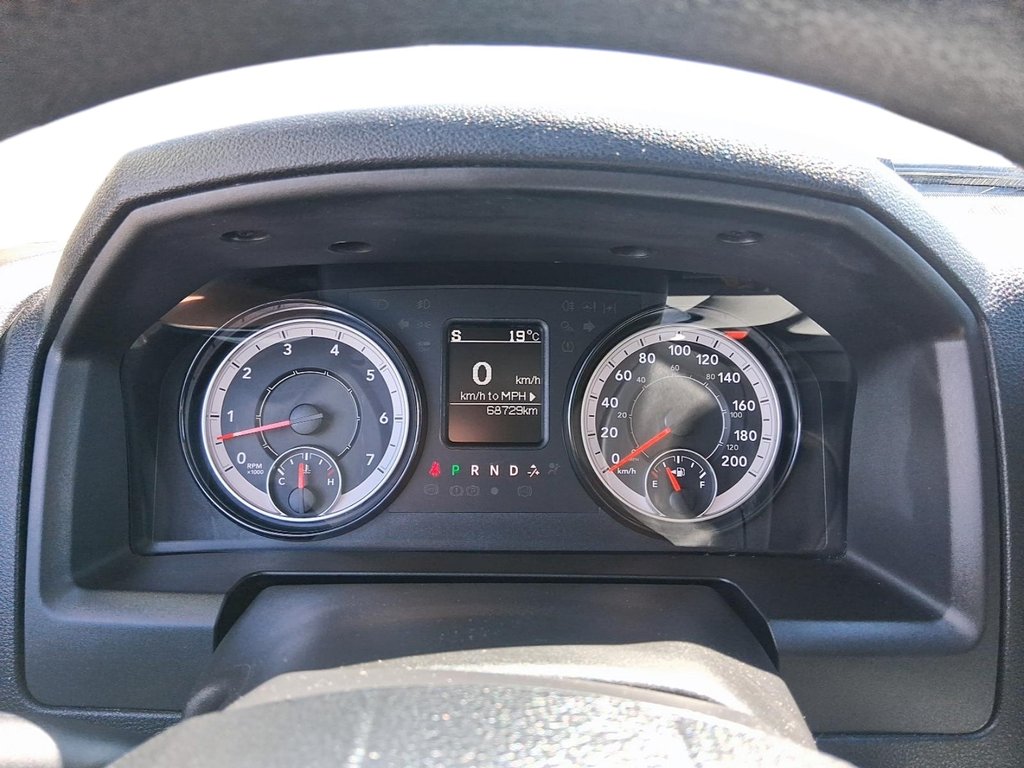 2023 Ram RAM 1500 Classic Crew Cab 4x4 (DS) SLT (140.5 WB 5'7 Box) SWB in Stratford, Ontario - 15 - w1024h768px