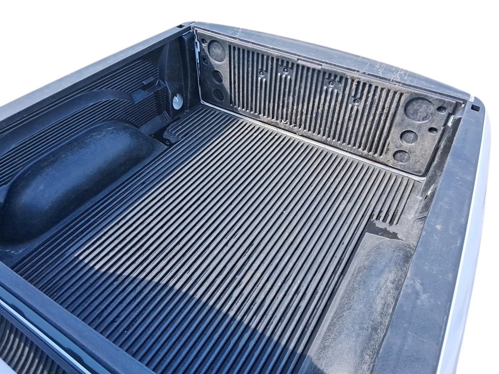 2023 Ram RAM 1500 Classic Crew Cab 4x4 (DS) SLT (140.5 WB 5'7 Box) SWB in Stratford, Ontario - 18 - w1024h768px