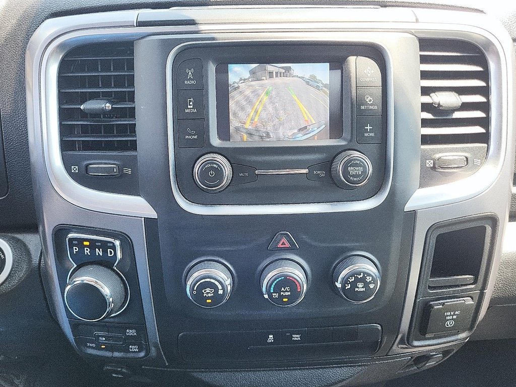 2023 Ram RAM 1500 Classic Crew Cab 4x4 (DS) SLT (140.5 WB 5'7 Box) SWB in Stratford, Ontario - 17 - w1024h768px
