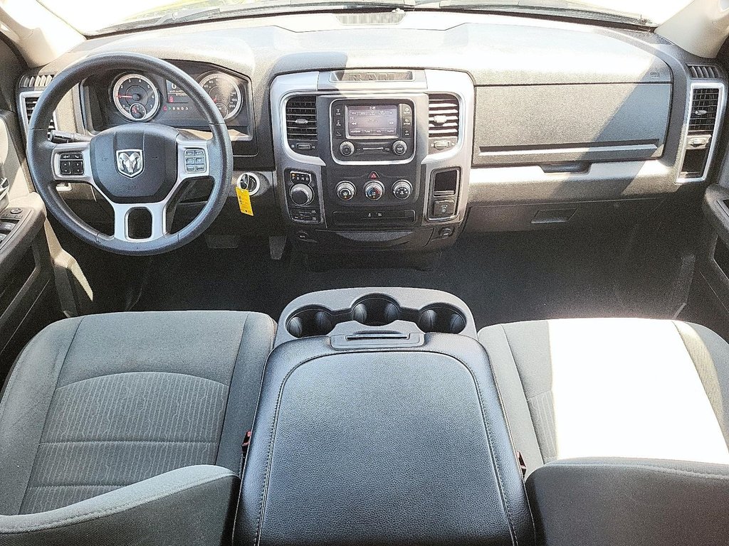 2023 Ram RAM 1500 Classic Crew Cab 4x4 (DS) SLT (140.5 WB 5'7 Box) SWB in Stratford, Ontario - 9 - w1024h768px