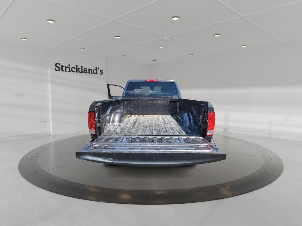 2023 Ram RAM 1500 Classic Crew Cab 4x4 (DS) SLT (140.5 WB 5'7 Box) SWB in Stratford, Ontario - 15 - w1024h768px