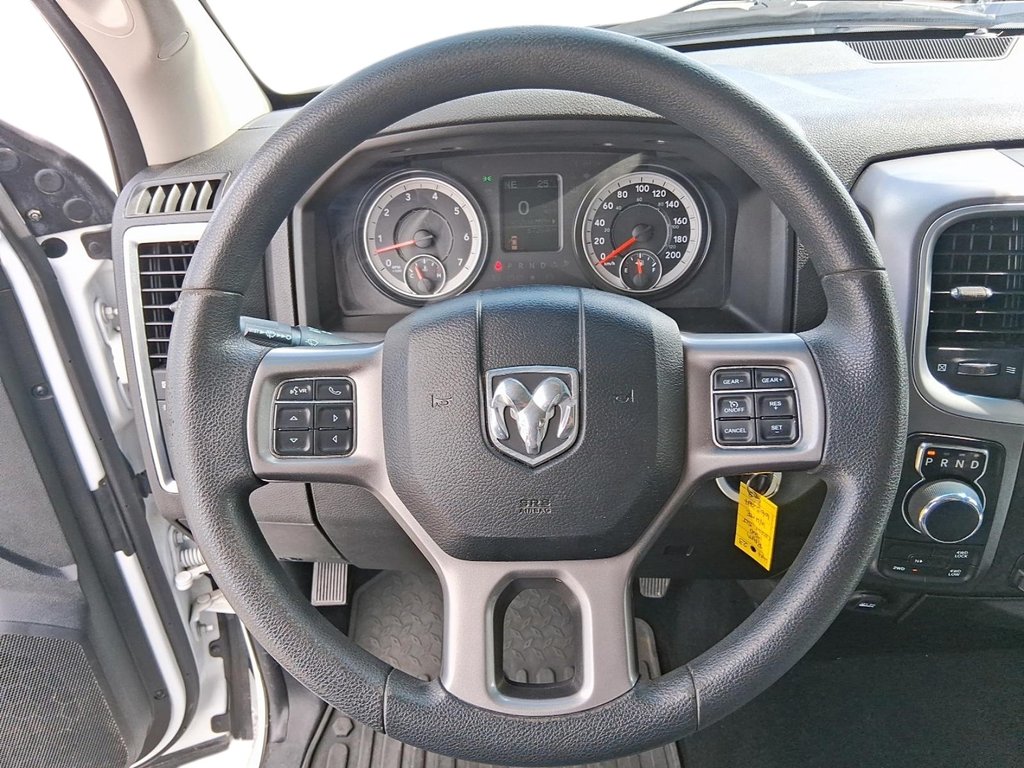 2023 Ram RAM 1500 Classic Crew Cab 4x4 (DS) SLT (140.5 WB 5'7 Box) SWB in Stratford, Ontario - 13 - w1024h768px