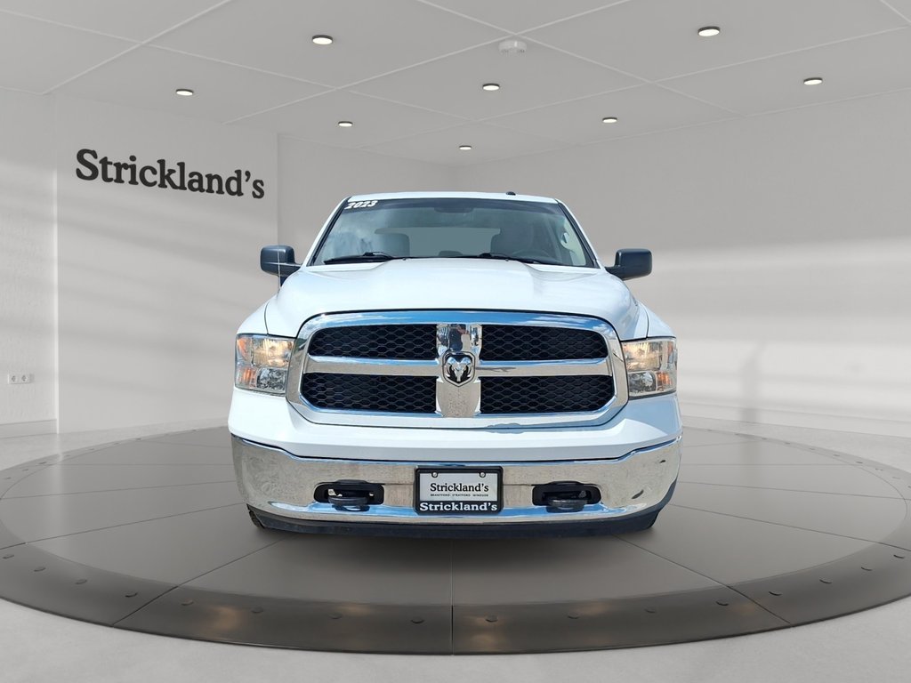 2023 Ram RAM 1500 Classic Crew Cab 4x4 (DS) SLT (140.5 WB 5'7 Box) SWB in Stratford, Ontario - 2 - w1024h768px