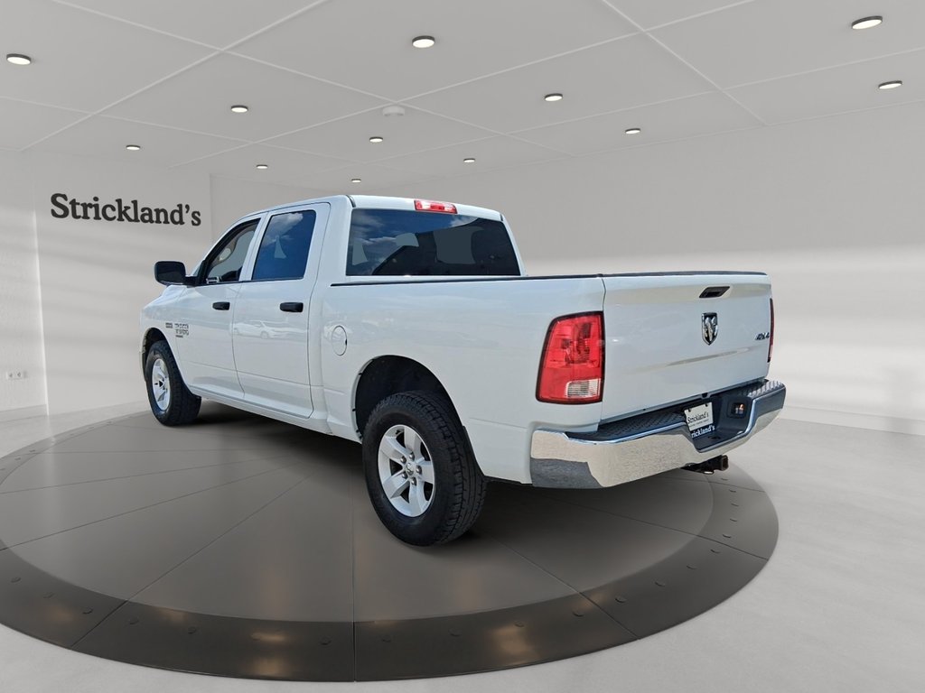 2023 Ram RAM 1500 Classic Crew Cab 4x4 (DS) SLT (140.5 WB 5'7 Box) SWB in Stratford, Ontario - 4 - w1024h768px