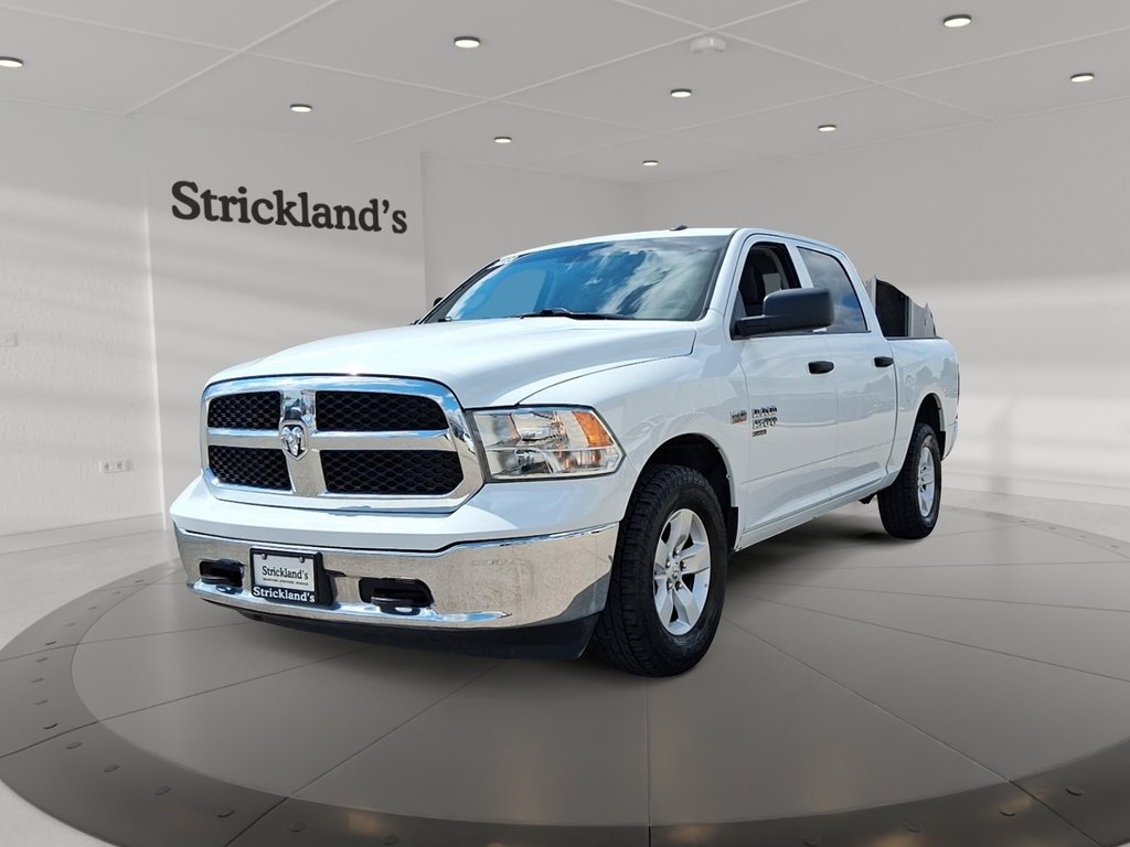2023 Ram RAM 1500 Classic Crew Cab 4x4 (DS) SLT (140.5 WB 5'7 Box) SWB in Stratford, Ontario - 1 - w1024h768px