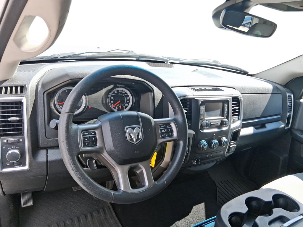 2023 Ram RAM 1500 Classic Crew Cab 4x4 (DS) SLT (140.5 WB 5'7 Box) SWB in Stratford, Ontario - 11 - w1024h768px