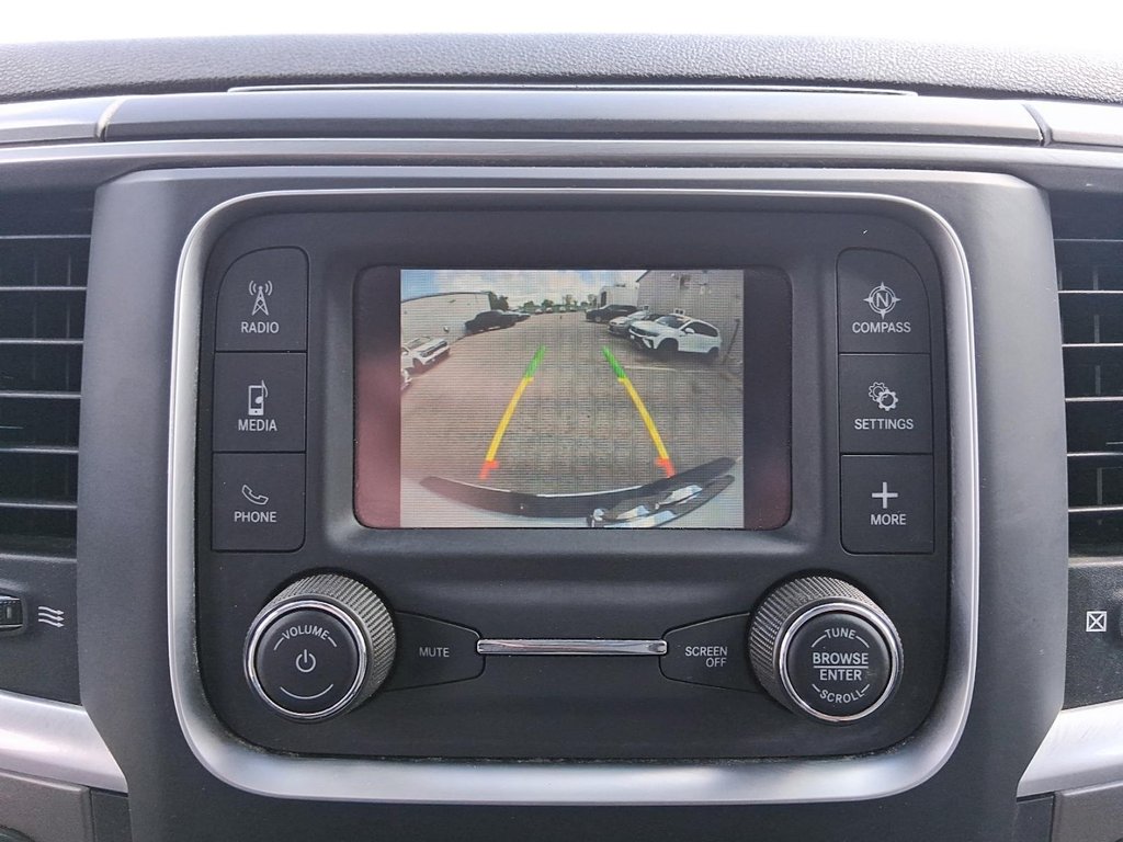 2023 Ram RAM 1500 Classic Crew Cab 4x4 (DS) SLT (140.5 WB 5'7 Box) SWB in Stratford, Ontario - 20 - w1024h768px