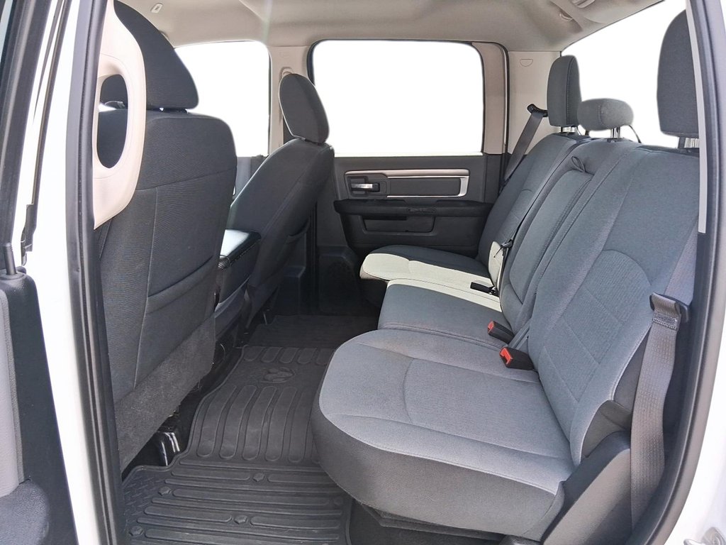 2023 Ram RAM 1500 Classic Crew Cab 4x4 (DS) SLT (140.5 WB 5'7 Box) SWB in Stratford, Ontario - 10 - w1024h768px