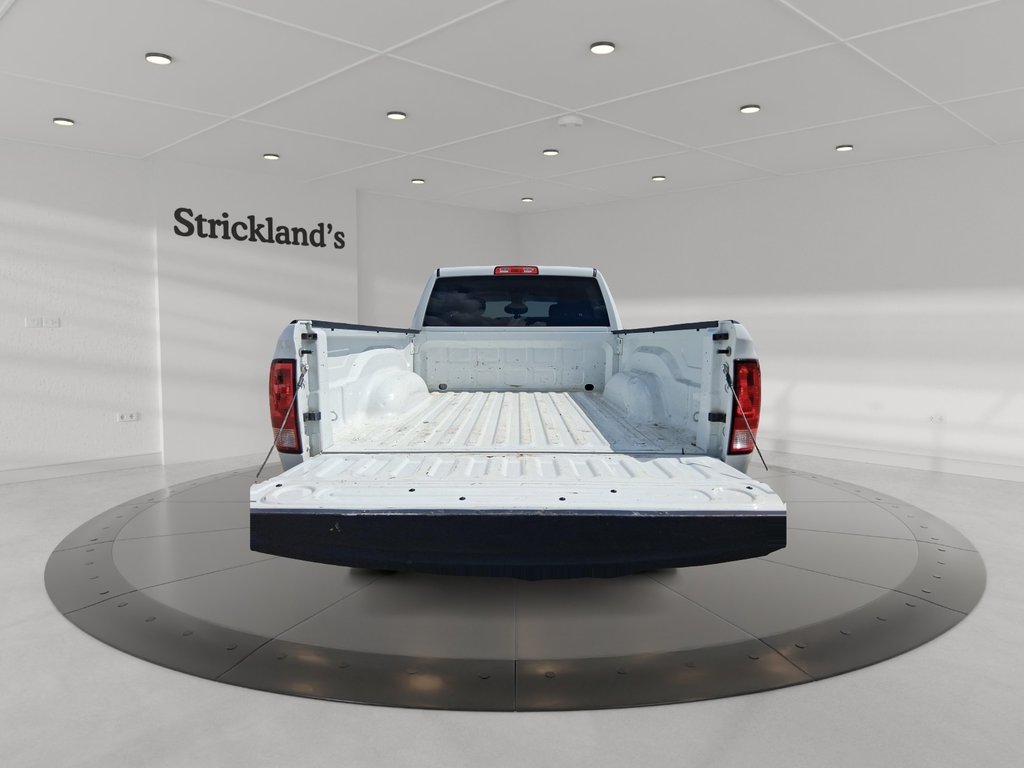 2023 Ram RAM 1500 Classic Crew Cab 4x4 (DS) SLT (140.5 WB 5'7 Box) SWB in Stratford, Ontario - 19 - w1024h768px