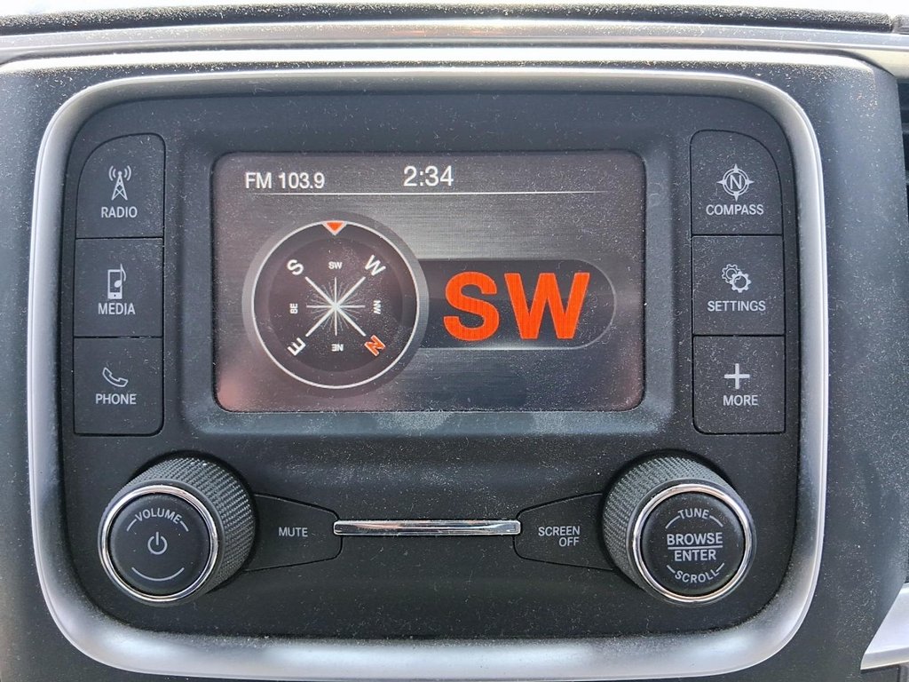 2023 Ram RAM 1500 Classic Crew Cab 4x4 (DS) SLT (140.5 WB 5'7 Box) SWB in Stratford, Ontario - 21 - w1024h768px