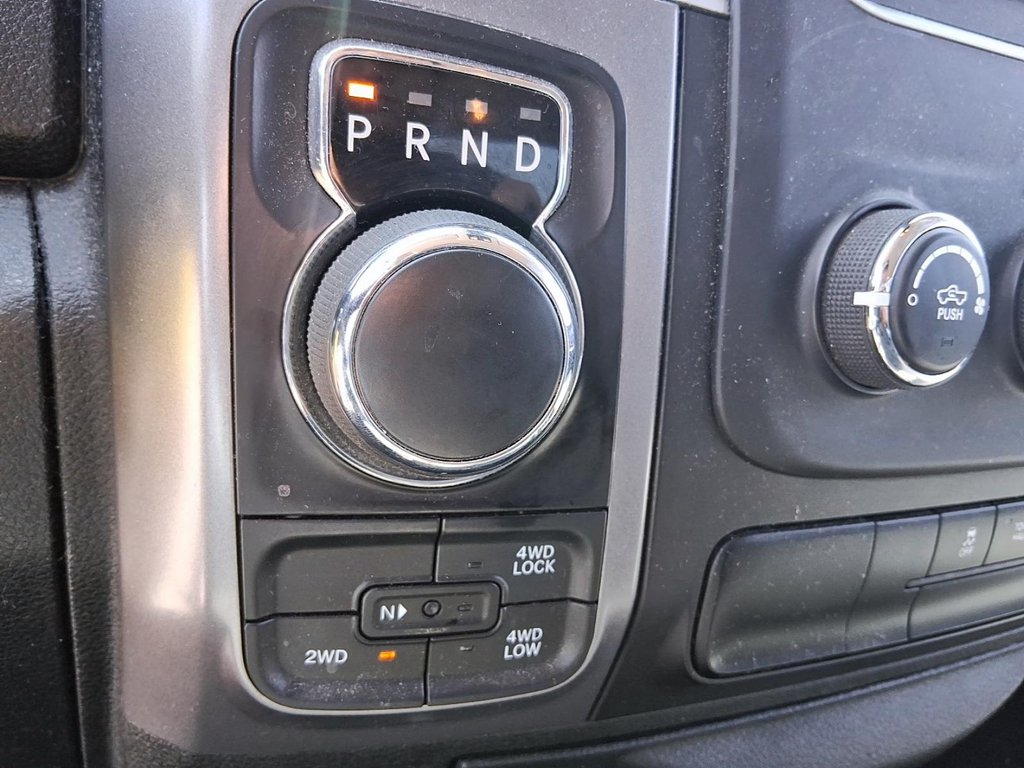 2023 Ram RAM 1500 Classic Crew Cab 4x4 (DS) SLT (140.5 WB 5'7 Box) SWB in Stratford, Ontario - 18 - w1024h768px