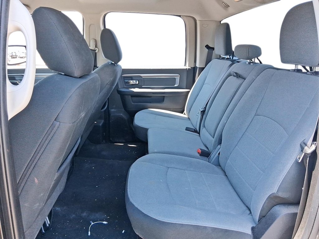 2023 Ram RAM 1500 Classic Crew Cab 4x4 (DS) SLT (140.5 WB 5'7 Box) SWB in Stratford, Ontario - 10 - w1024h768px