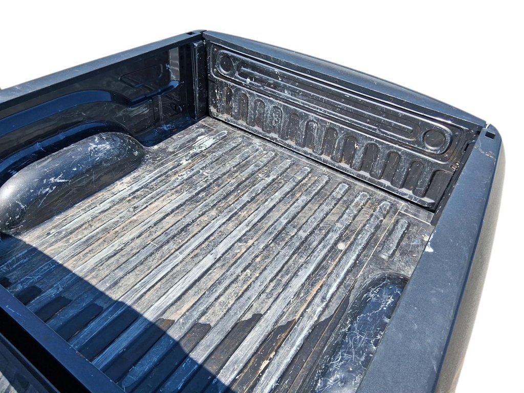 2023 Ram RAM 1500 Classic Crew Cab 4x4 (DS) SLT (140.5 WB 5'7 Box) SWB in Stratford, Ontario - 19 - w1024h768px