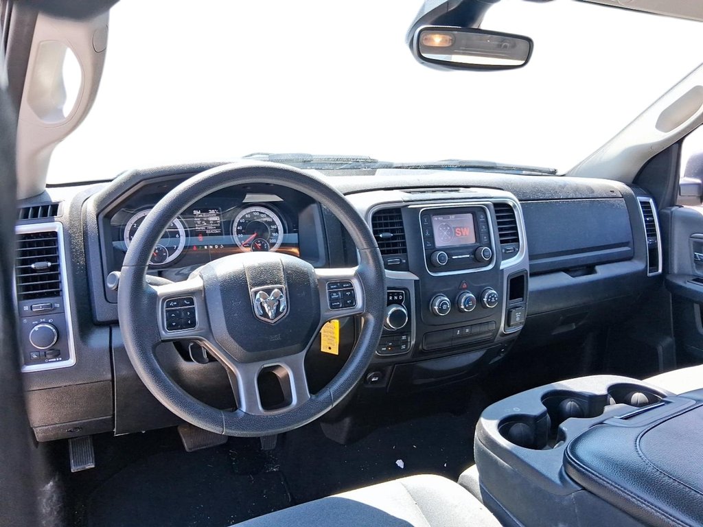 2023 Ram RAM 1500 Classic Crew Cab 4x4 (DS) SLT (140.5 WB 5'7 Box) SWB in Stratford, Ontario - 11 - w1024h768px