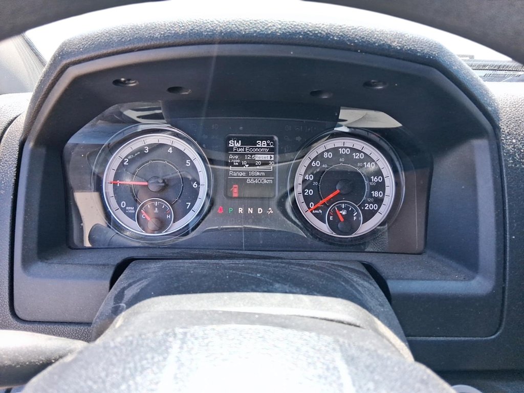 2023 Ram RAM 1500 Classic Crew Cab 4x4 (DS) SLT (140.5 WB 5'7 Box) SWB in Stratford, Ontario - 16 - w1024h768px