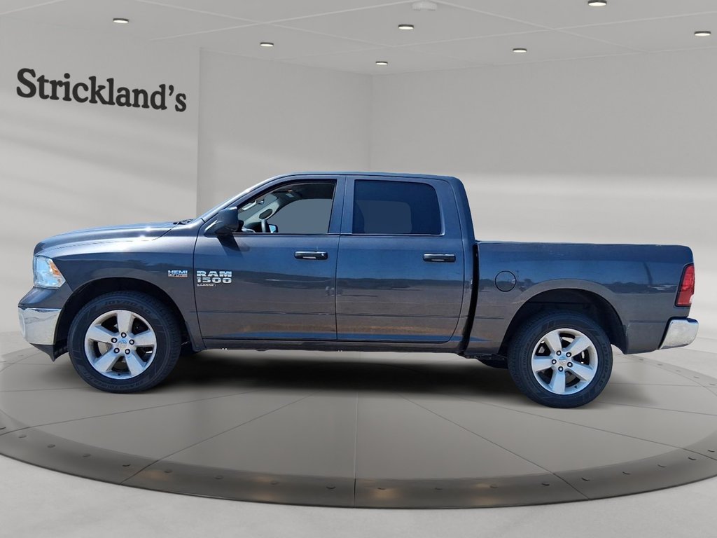 2023 Ram RAM 1500 Classic Crew Cab 4x4 (DS) SLT (140.5 WB 5'7 Box) SWB in Stratford, Ontario - 5 - w1024h768px