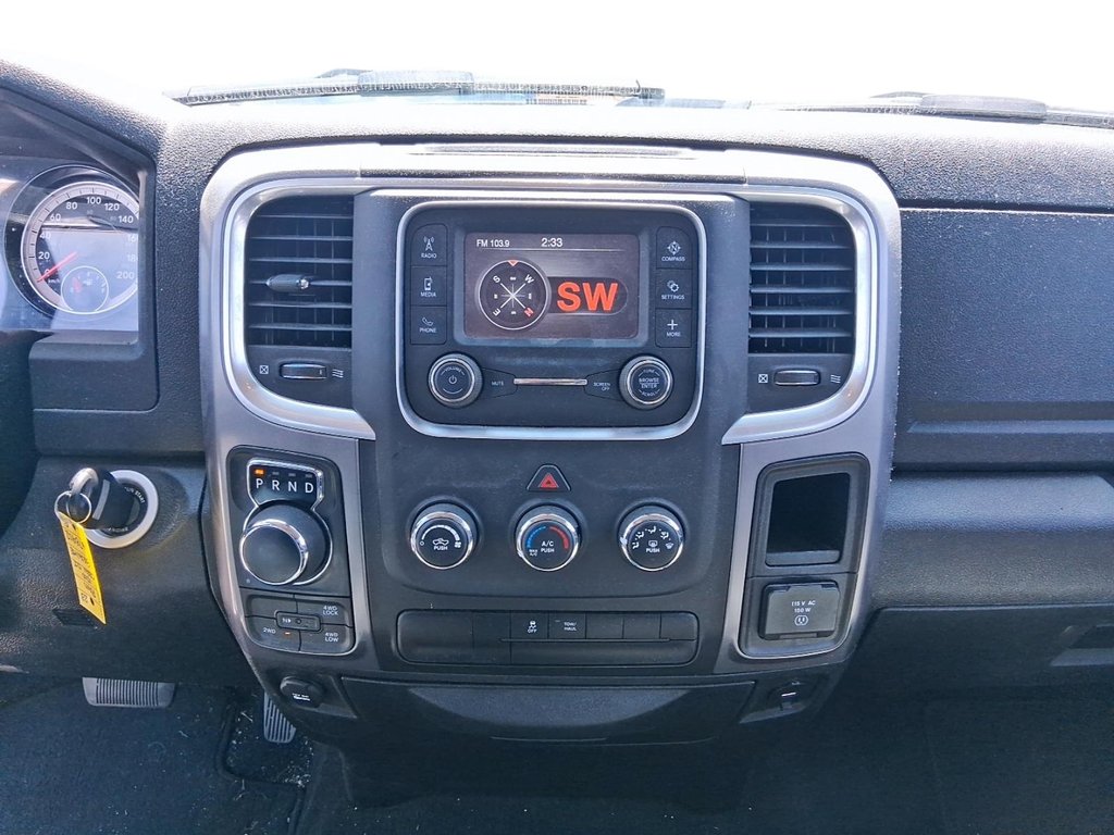 2023 Ram RAM 1500 Classic Crew Cab 4x4 (DS) SLT (140.5 WB 5'7 Box) SWB in Stratford, Ontario - 17 - w1024h768px