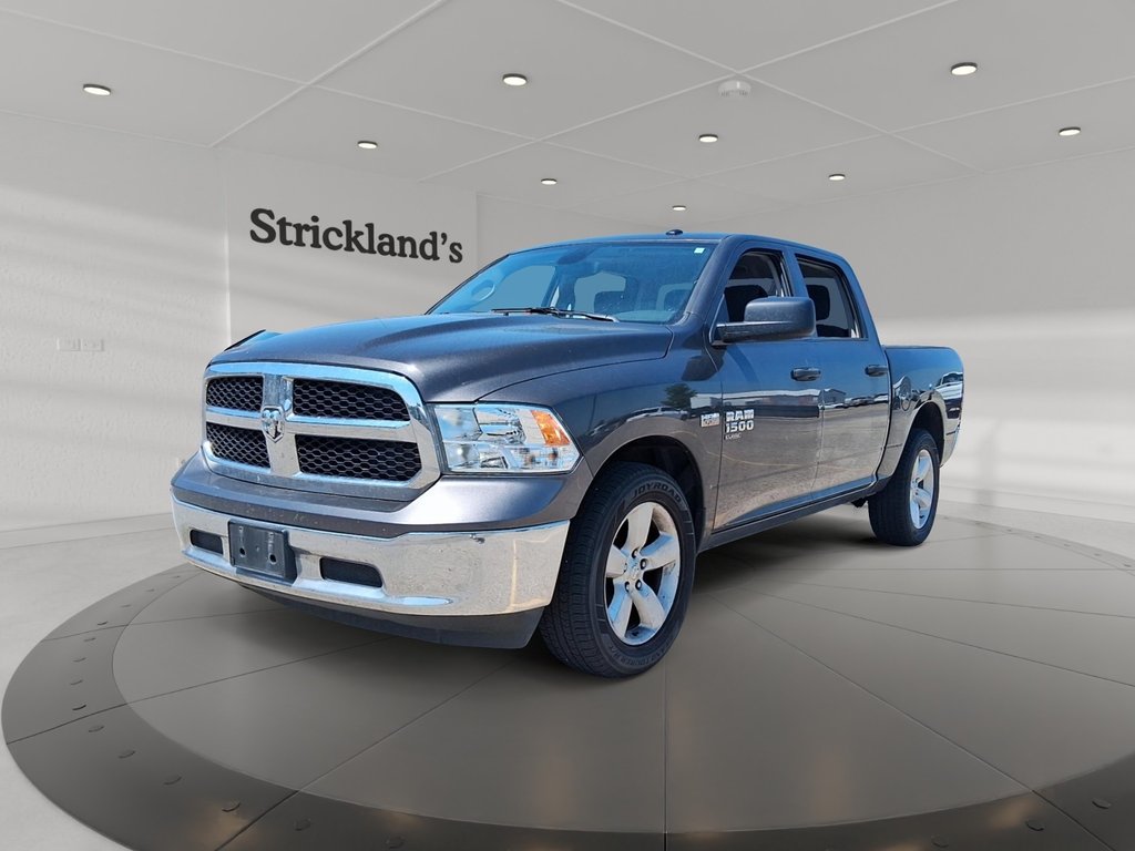 2023 Ram RAM 1500 Classic Crew Cab 4x4 (DS) SLT (140.5 WB 5'7 Box) SWB in Stratford, Ontario - 1 - w1024h768px
