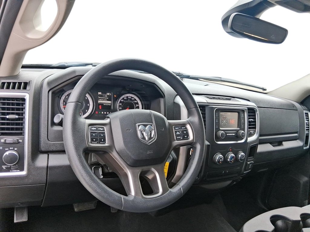 2023 Ram RAM 1500 Classic Crew Cab 4x4 (DS) SLT (140.5 WB 5'7 Box) SWB in Stratford, Ontario - 11 - w1024h768px