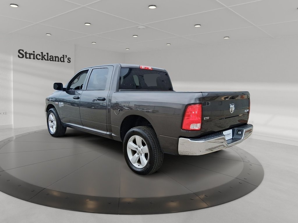 2023 Ram RAM 1500 Classic Crew Cab 4x4 (DS) SLT (140.5 WB 5'7 Box) SWB in Stratford, Ontario - 4 - w1024h768px