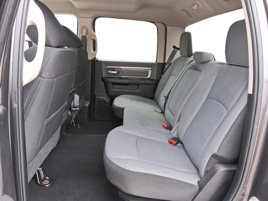2023 Ram RAM 1500 Classic Crew Cab 4x4 (DS) SLT (140.5 WB 5'7 Box) SWB in Stratford, Ontario - 10 - w1024h768px