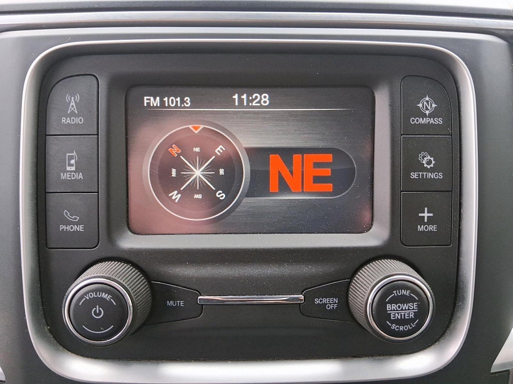 2023 Ram RAM 1500 Classic Crew Cab 4x4 (DS) SLT (140.5 WB 5'7 Box) SWB in Stratford, Ontario - 21 - w1024h768px