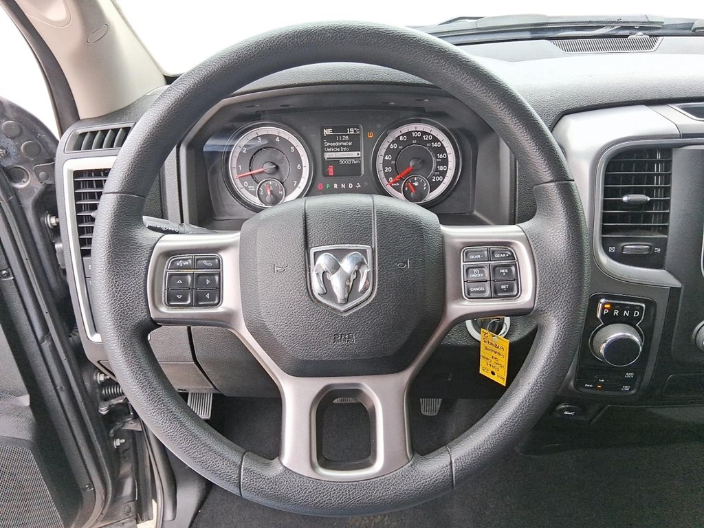 2023 Ram RAM 1500 Classic Crew Cab 4x4 (DS) SLT (140.5 WB 5'7 Box) SWB in Stratford, Ontario - 13 - w1024h768px