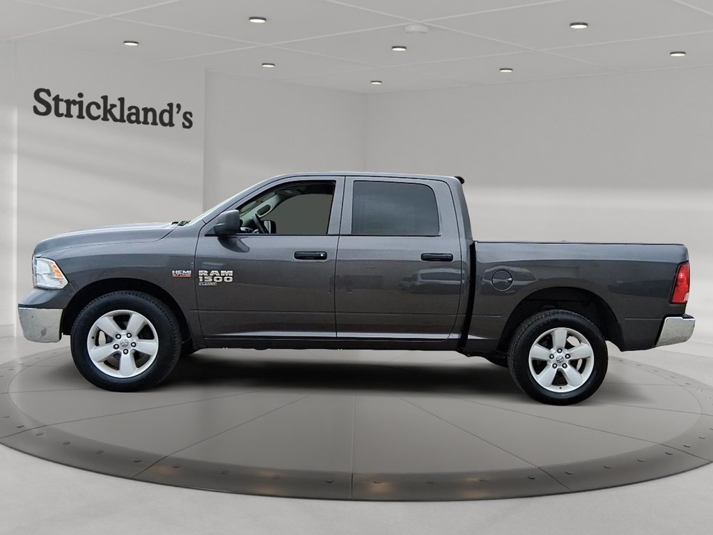 2023 Ram RAM 1500 Classic Crew Cab 4x4 (DS) SLT (140.5 WB 5'7 Box) SWB in Stratford, Ontario - 5 - w1024h768px