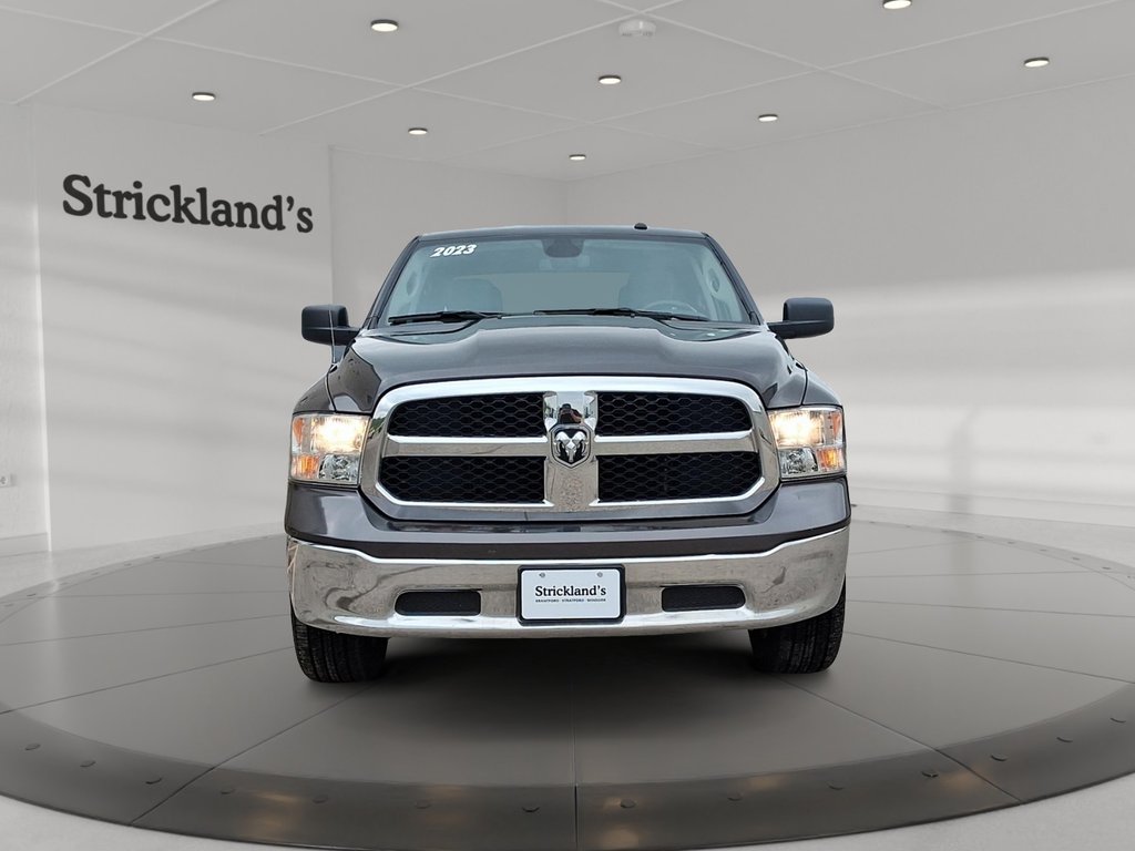 2023 Ram RAM 1500 Classic Crew Cab 4x4 (DS) SLT (140.5 WB 5'7 Box) SWB in Stratford, Ontario - 2 - w1024h768px