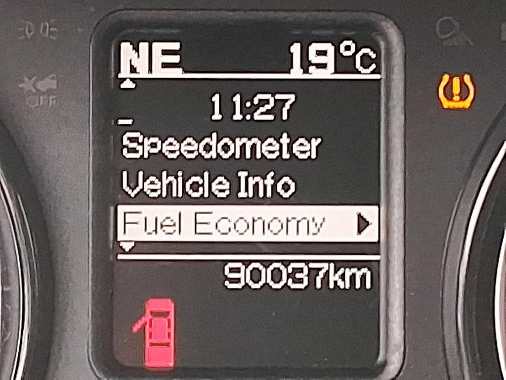 2023 Ram RAM 1500 Classic Crew Cab 4x4 (DS) SLT (140.5 WB 5'7 Box) SWB in Stratford, Ontario - 14 - w1024h768px