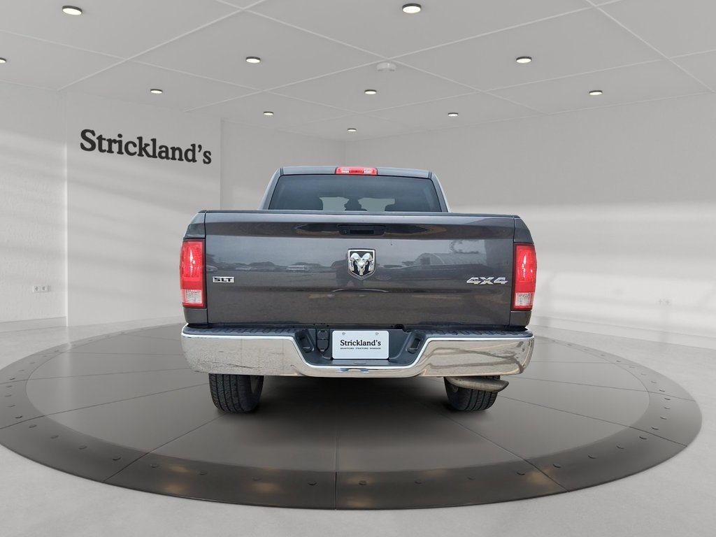 2023 Ram RAM 1500 Classic Crew Cab 4x4 (DS) SLT (140.5 WB 5'7 Box) SWB in Stratford, Ontario - 3 - w1024h768px