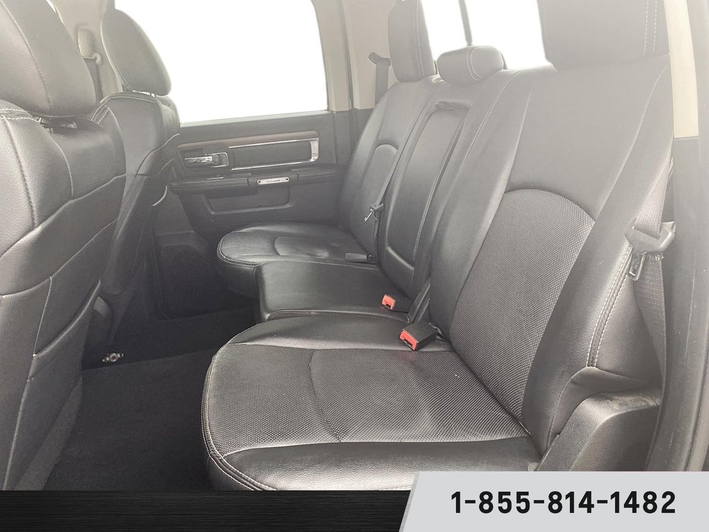 2015  1500 Crew Cab 4x4 Laramie (140.5 WB - 5.7 Box) in Stratford, Ontario - 9 - w1024h768px
