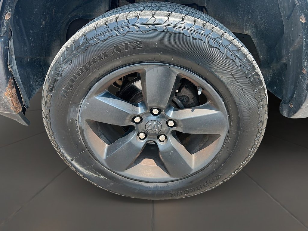 2014 Ram 1500 Crew Cab 4x4 SLT (140.5 WB - 5.7 Box) in Stratford, Ontario - 7 - w1024h768px