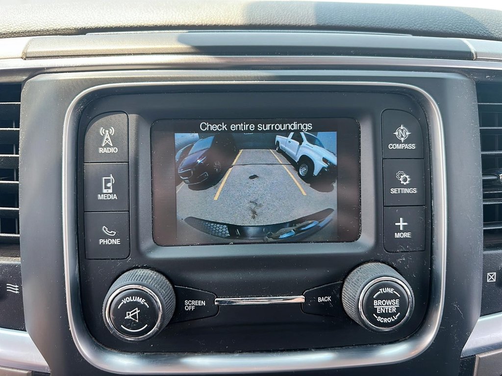 2014 Ram 1500 Crew Cab 4x4 SLT (140.5 WB - 5.7 Box) in Stratford, Ontario - 17 - w1024h768px