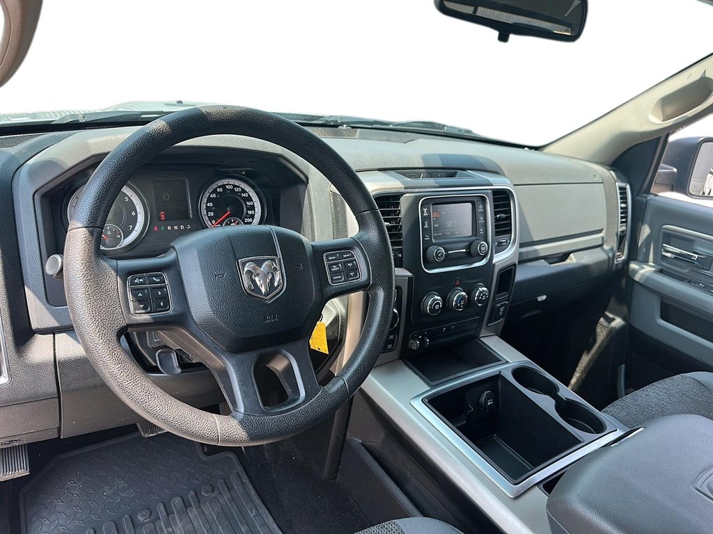 2014 Ram 1500 Crew Cab 4x4 SLT (140.5 WB - 5.7 Box) in Stratford, Ontario - 9 - w1024h768px